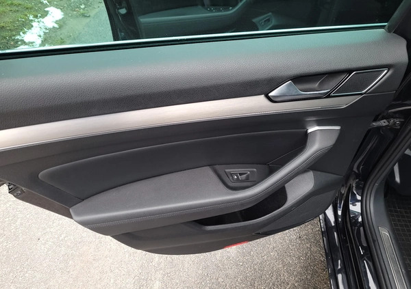 Volkswagen Passat cena 78359 przebieg: 253000, rok produkcji 2018 z Nekla małe 631